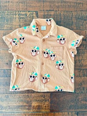 Lindex Kids Unisex Tan Short-Sleeve Button-Down Shirt with Monkey Print. EUR 92